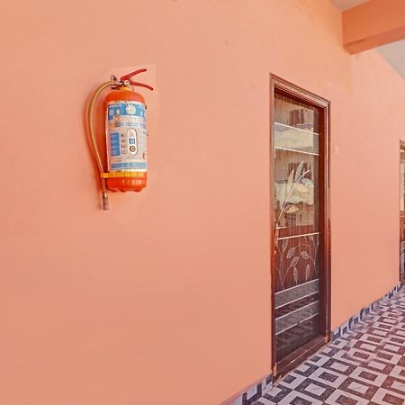 Oyo Flagship 81051 Sri Sai Manikanta Hyderabad Exterior foto