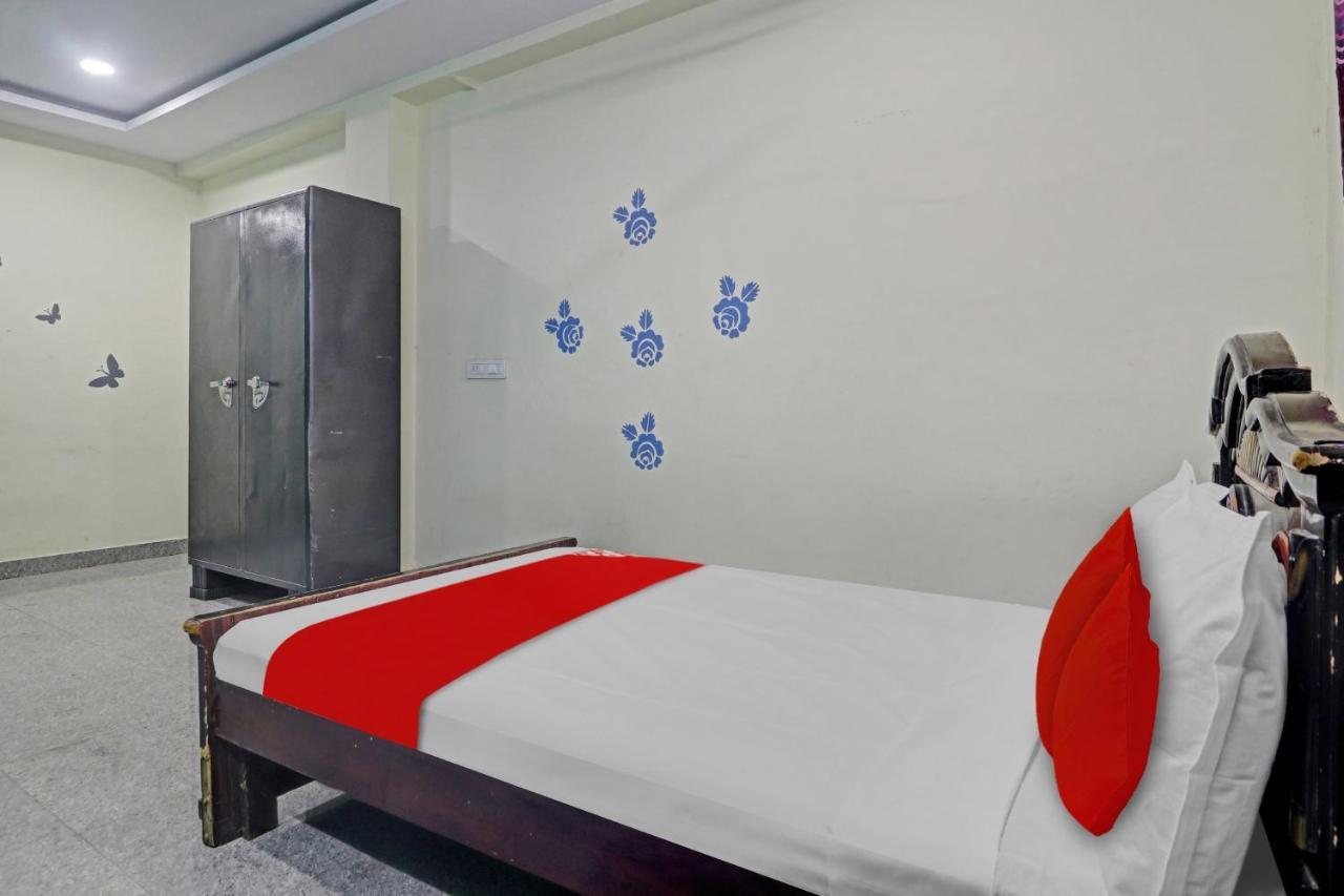 Oyo Flagship 81051 Sri Sai Manikanta Hyderabad Exterior foto