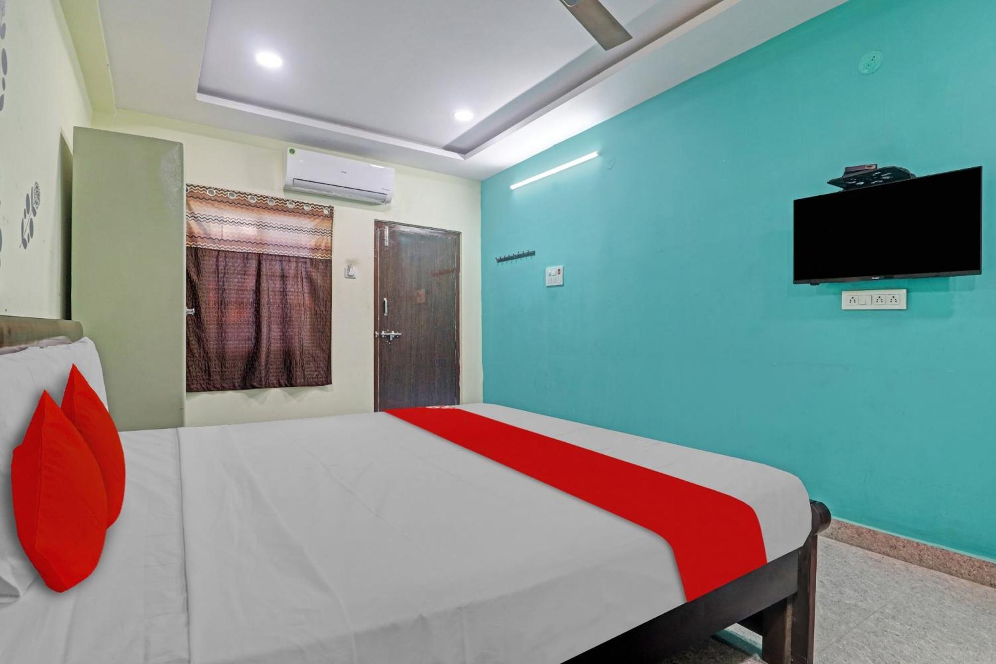 Oyo Flagship 81051 Sri Sai Manikanta Hyderabad Exterior foto