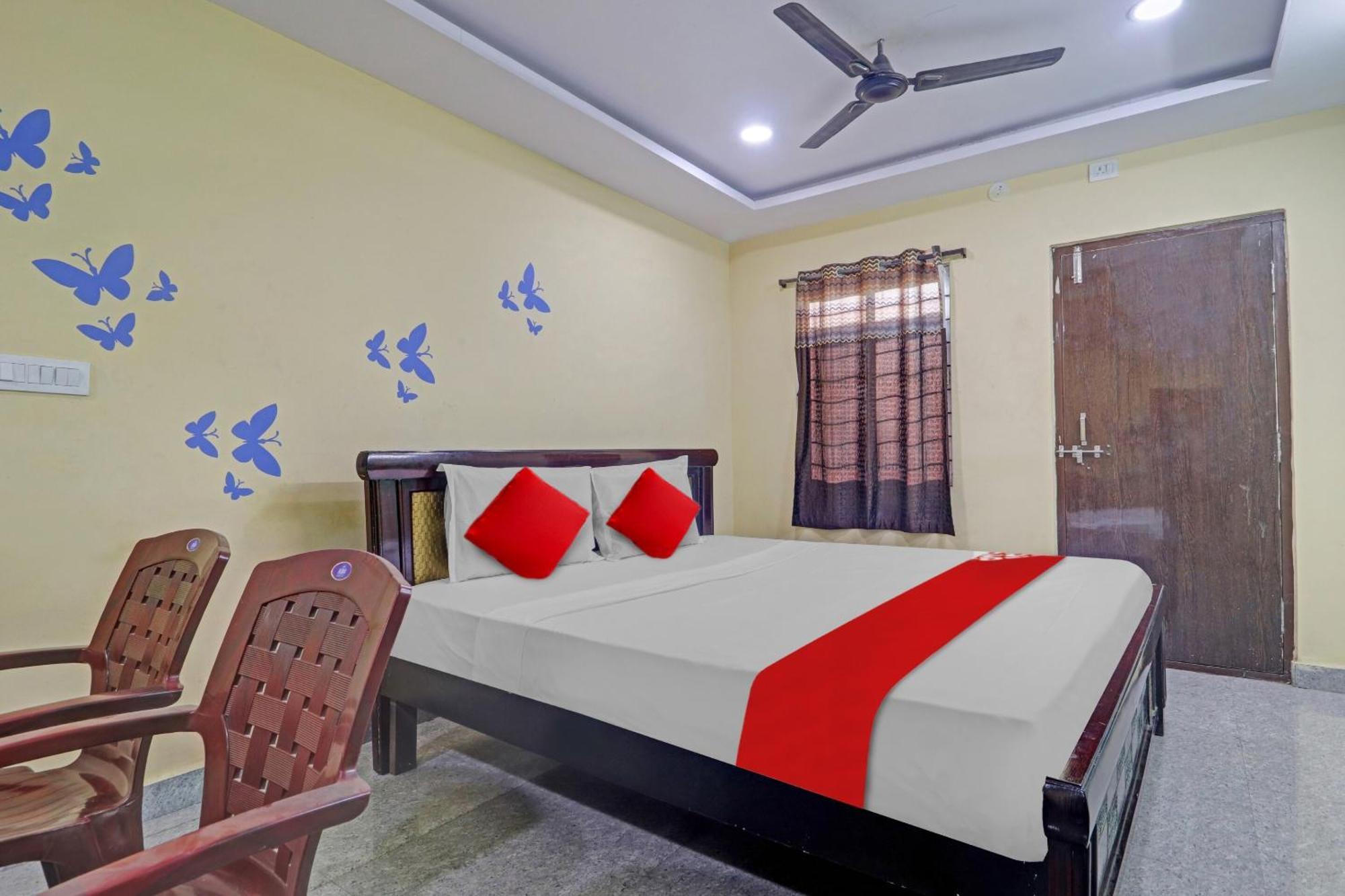 Oyo Flagship 81051 Sri Sai Manikanta Hyderabad Exterior foto